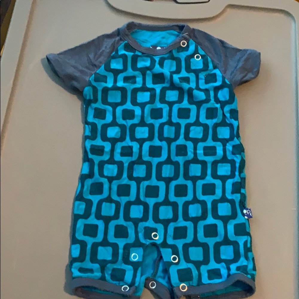 Newborn kickee pants romper